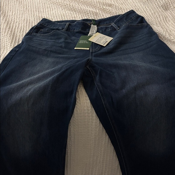 HALARA Classic Blue Denim Jeans - Picture 4 of 5